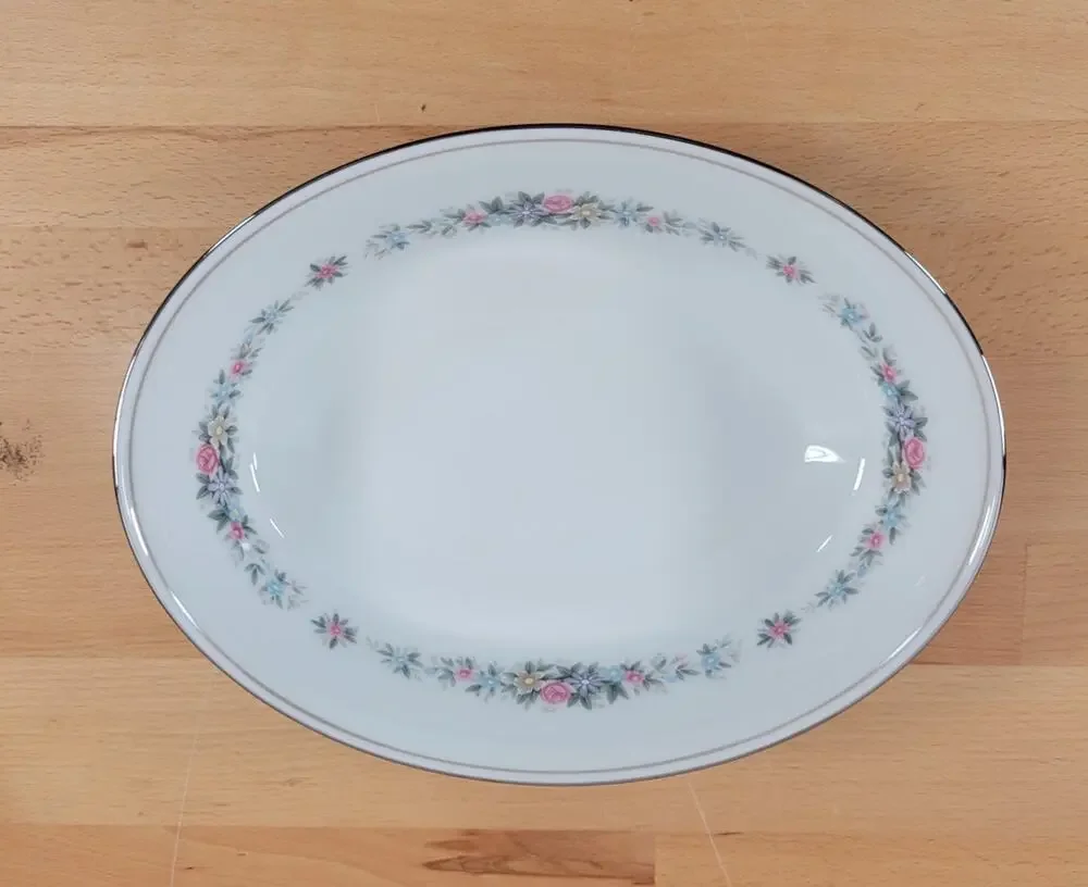 Noritake Cynthia vegetable serving bowl japan Flowers Floral